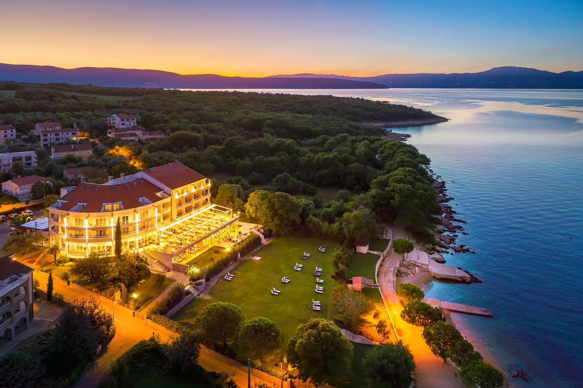 Spa & Wellness Hotel Pinia Malinska Exterior foto