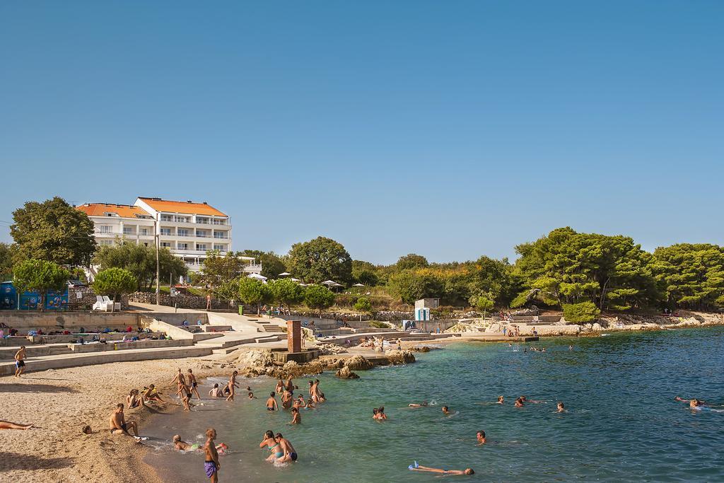 Spa & Wellness Hotel Pinia Malinska Exterior foto