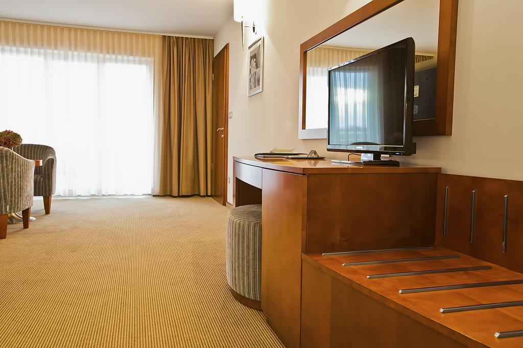 Spa & Wellness Hotel Pinia Malinska Habitación foto